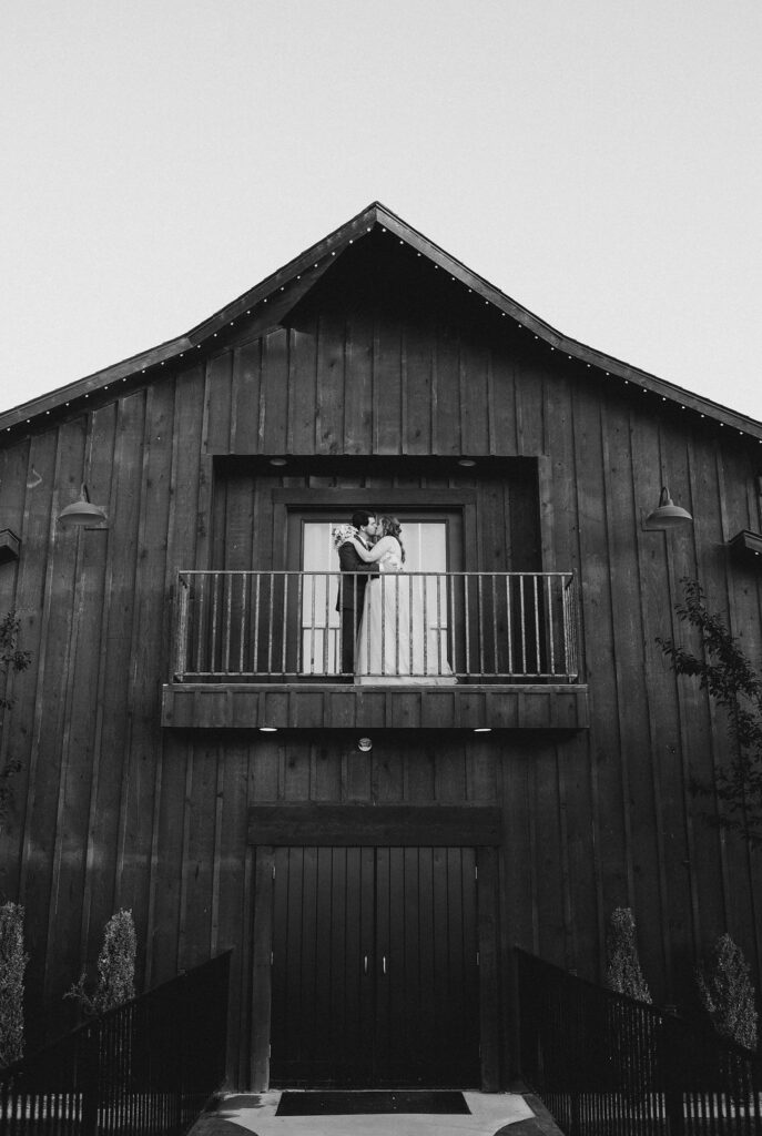 still water hollow wedding venue